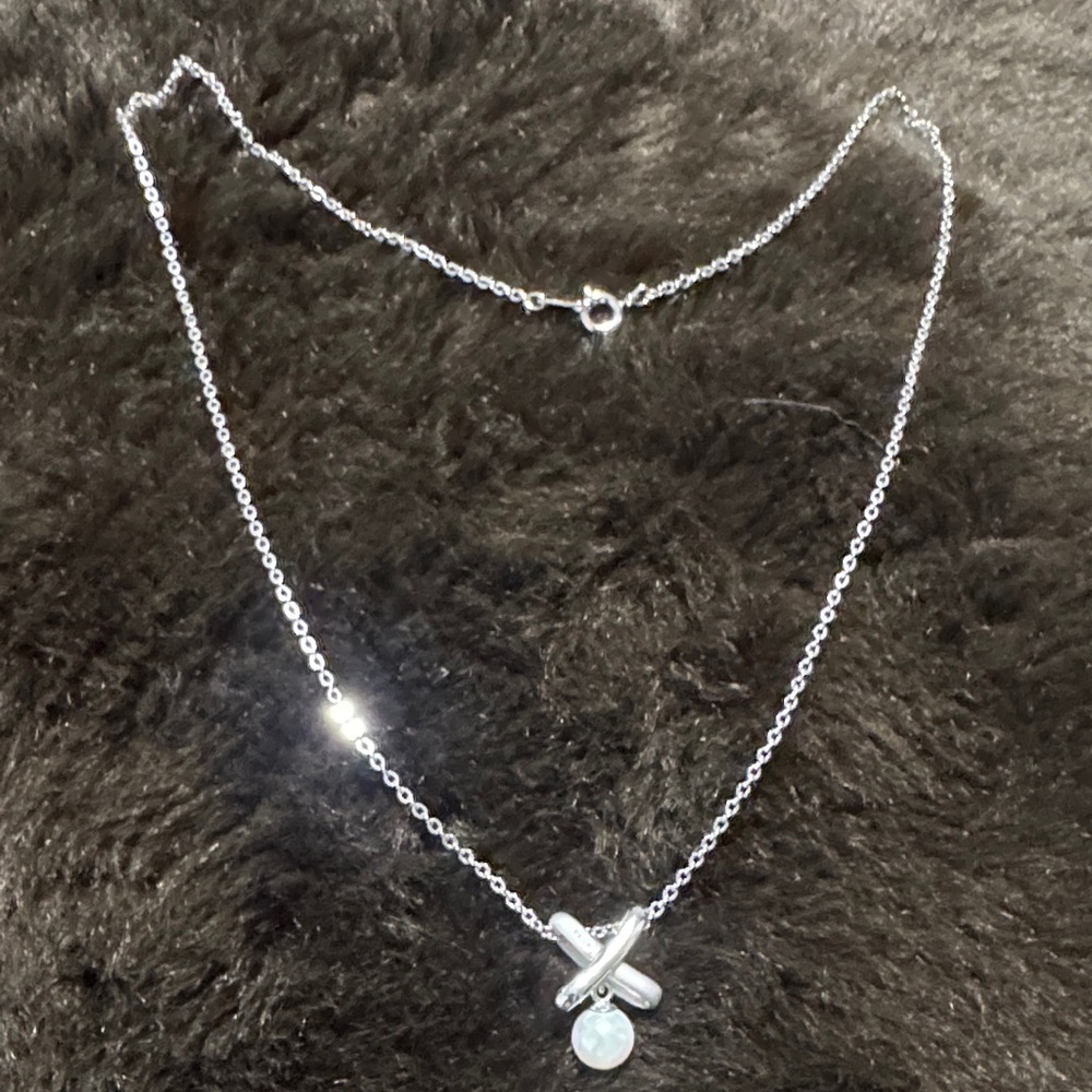 Chic Silver Necklace with Cross and Gemstone Pendant